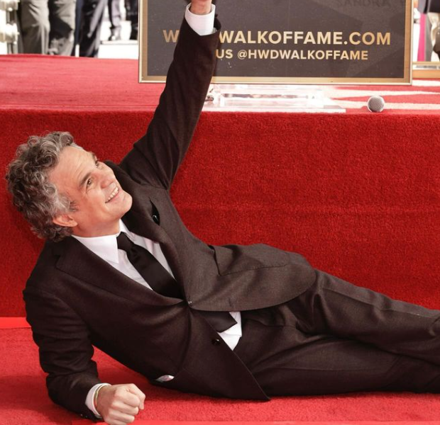 Mark Ruffalo recibió su estrella en el Paseo de la Fama de Hollywood