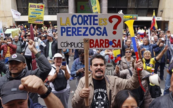 OEA respalda a Petro por tensiones con la Corte Suprema