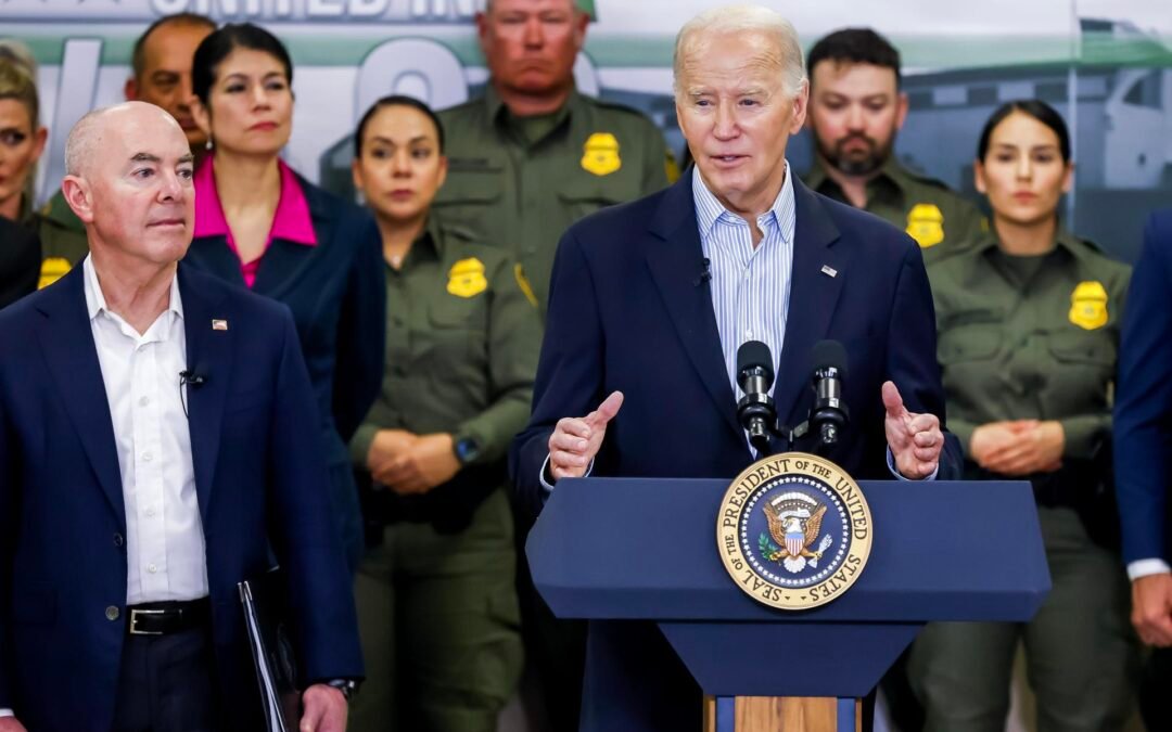 Biden le pide a Trump trabajar juntos para aprobar acuerdo migratorio en el Congreso