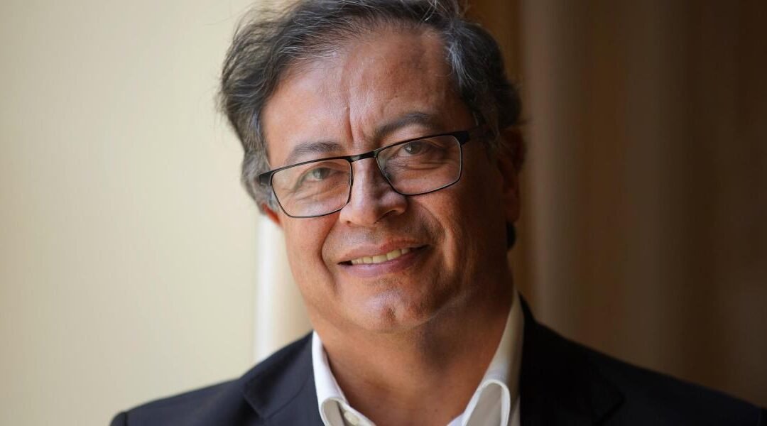 Califican de “golpe de Estado” las intenciones de Petro con convocar una constituyente