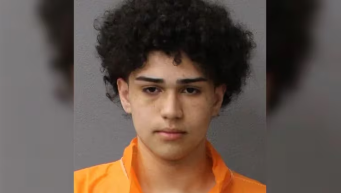 Detenido joven de 16 años por amenazar a bañistas en playa de Florida
