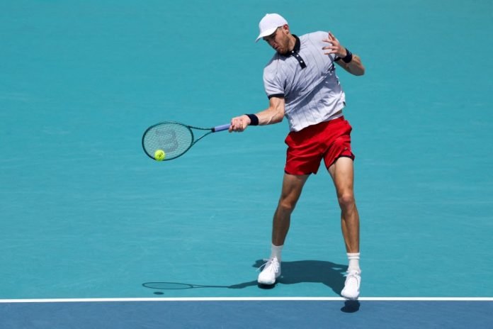 El chileno Jarry, Alcaraz y Medvedev se plantan en cuartos de Miami