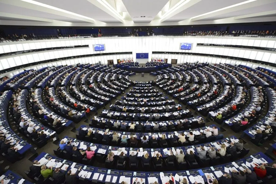 Parlamento Europeo encarrila la primera ley de inteligencia artificial del mundo