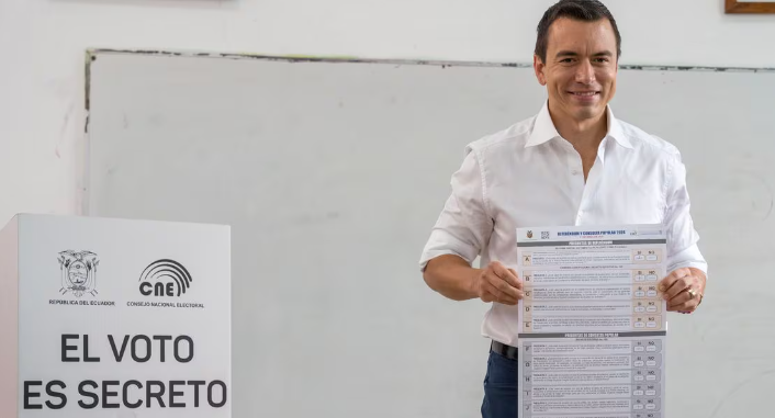 Daniel Noboa alcanza victoria durante Consulta Popular