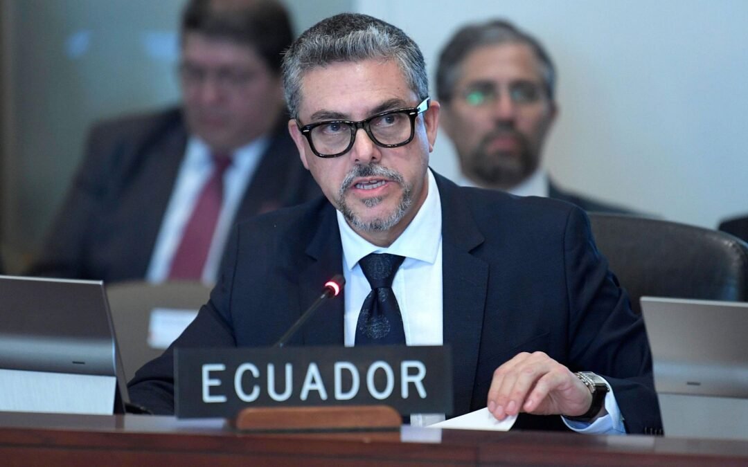 Ecuador se defiende ante la OEA y acusa a México de promover la impunidad