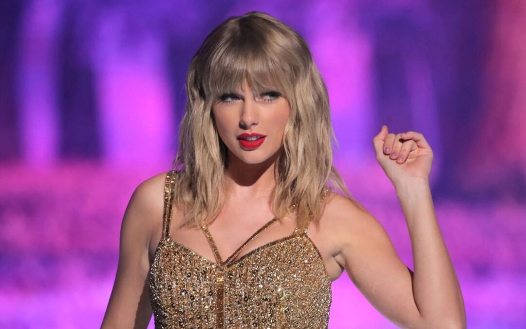 Nuevo disco de Taylor Swift llega al top Billboard y solo The Beatles supera su récord