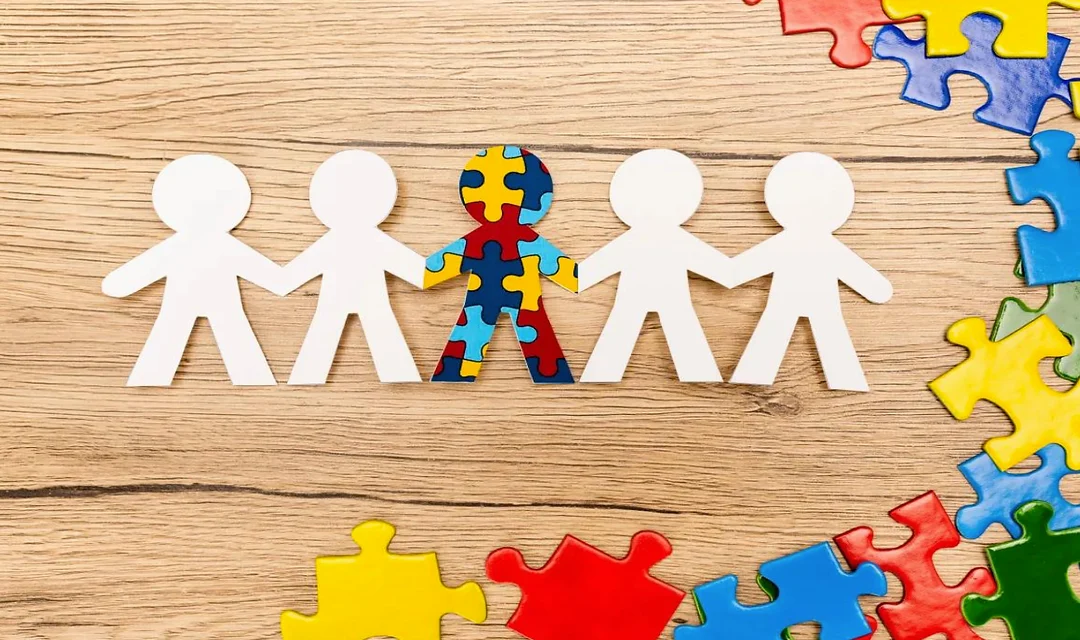 Regalado y Policía de Miami-Dade lanzan programa de calcomanías de autismo