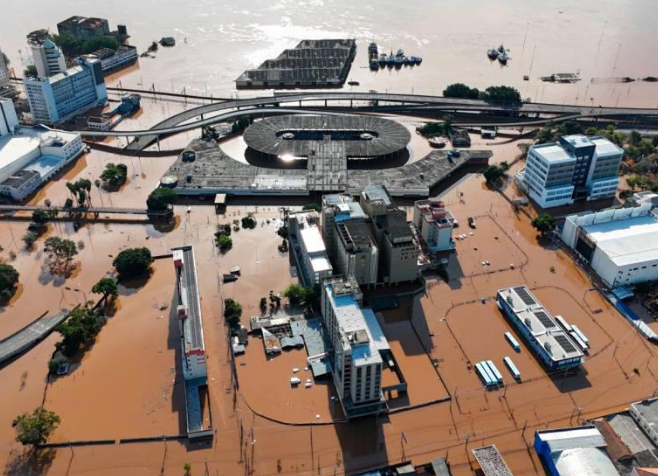Brasil suspende dos fechas de la Liga de fútbol por catastróficas inundaciones