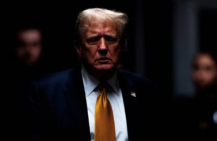 Juicio a Trump terminó el primer día de deliberaciones sin un veredicto