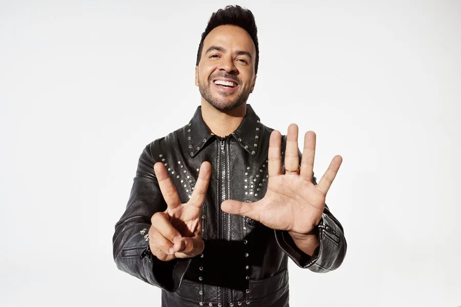 Luis Fonsi toma “un viaje emocional” con nuevo disco en 25 años de carrera