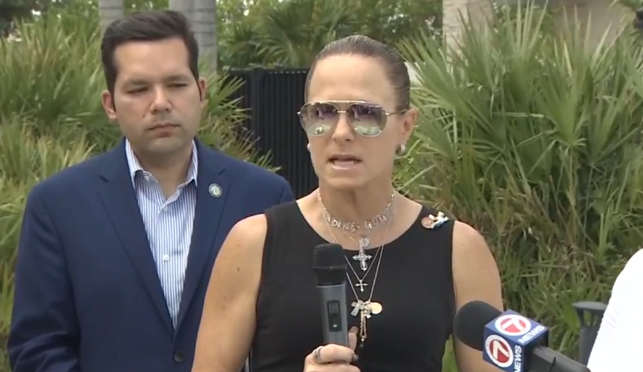 Madre de adolescente fallecido presentó programa en Doral para evitar ahogamientos