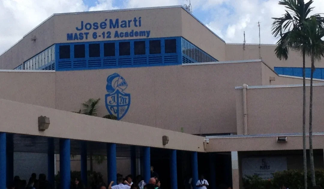 Tres escuelas de Miami-Dade entre las 100 mejores del país