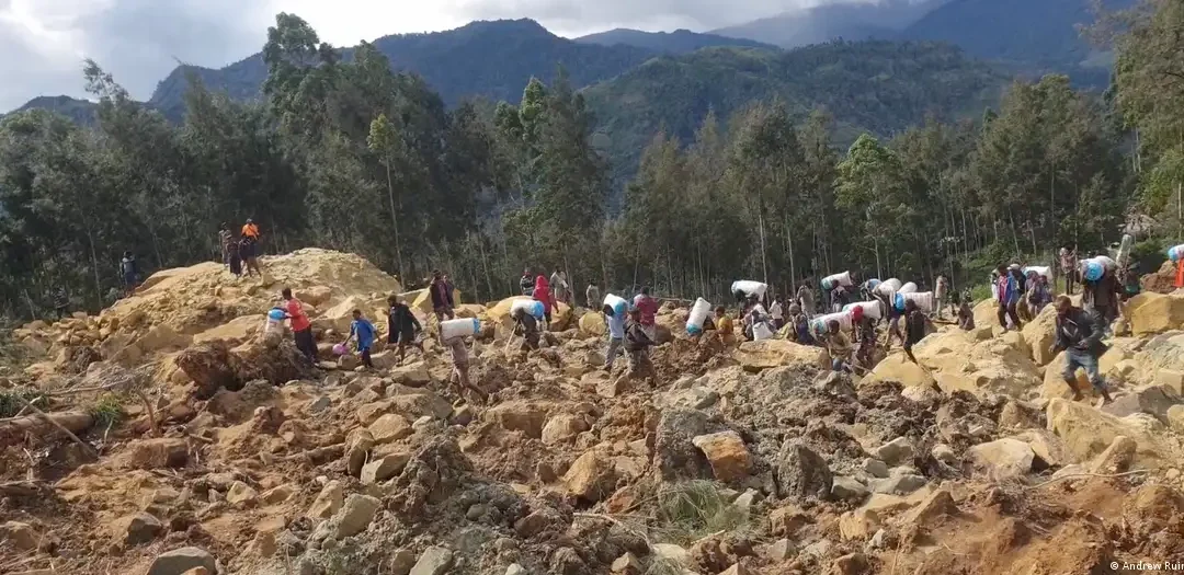 Unas 2 mil personas sepultadas tras alud en Papúa Nueva Guinea
