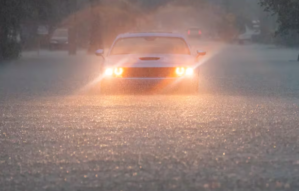 Florida entre inundaciones y retrasos aéreos por fuertes lluvias