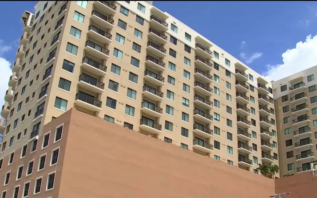 Nueva ley exige mayor transparencia a las asociaciones de condominios en Florida