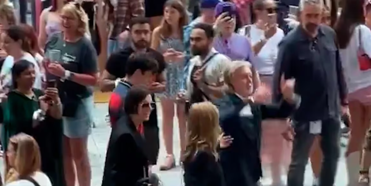 Paul McCartney asistió al concierto de Taylor Swift en Londres y esto fue lo que pasó