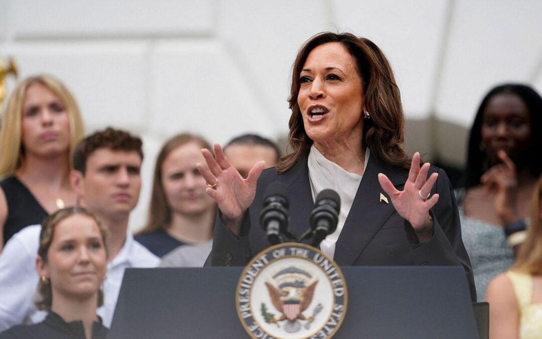 Harris atacó a Trump durante su primer acto de campaña