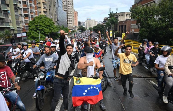 Represión en Venezuela deja más de 10 muertos y casi 750 detenidos