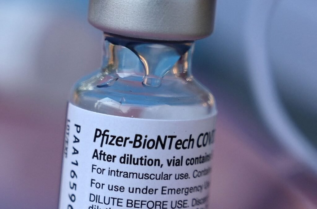 EEUU autoriza versión actualizada de las vacunas contra el covid-19 de Pfizer y Moderna