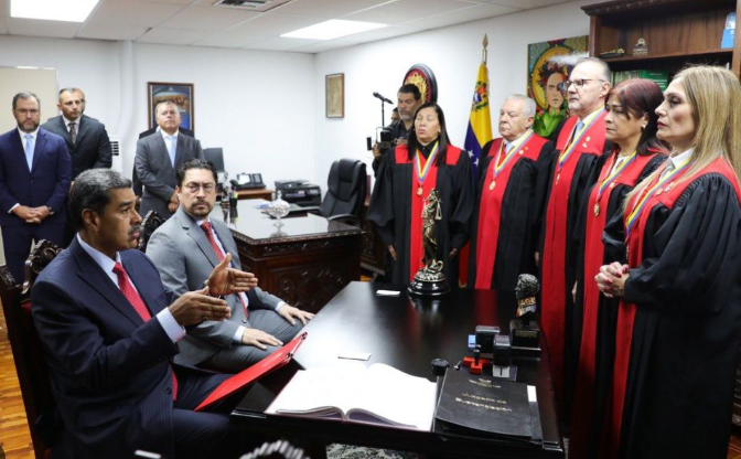 Maduro interpone un recurso ante el Tribunal Supremo de Justicia para que certifique los resultados