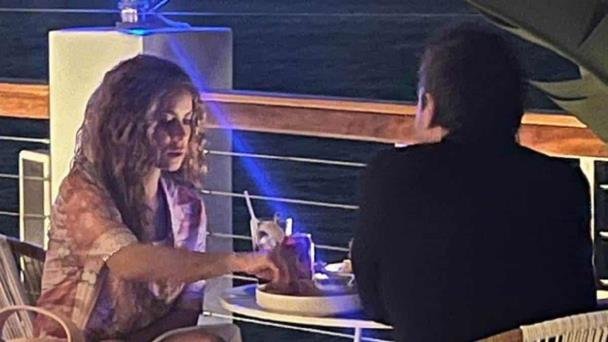 Shakira fue vista cenando con un hombre misterioso en Miami