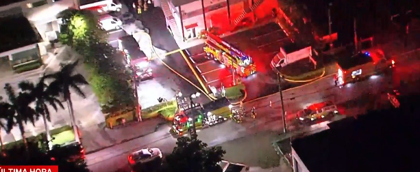 Combaten incendio en estructura cerca de Tropical Park en Miami