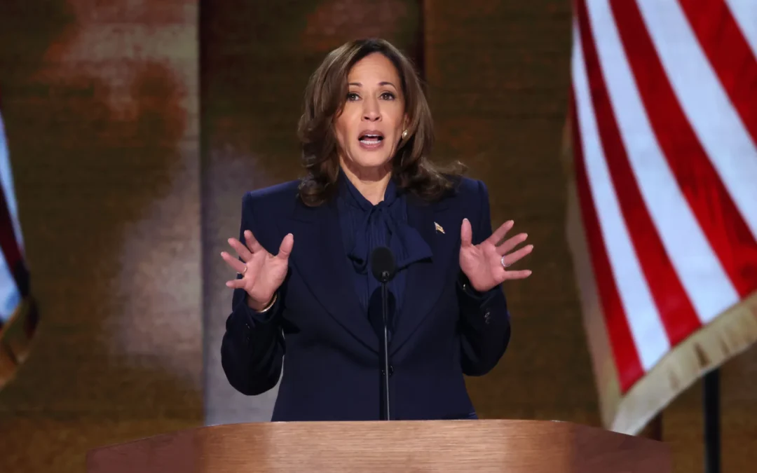 ¿De qué manera Kamala Harris busca captar el voto latino joven y masculino?