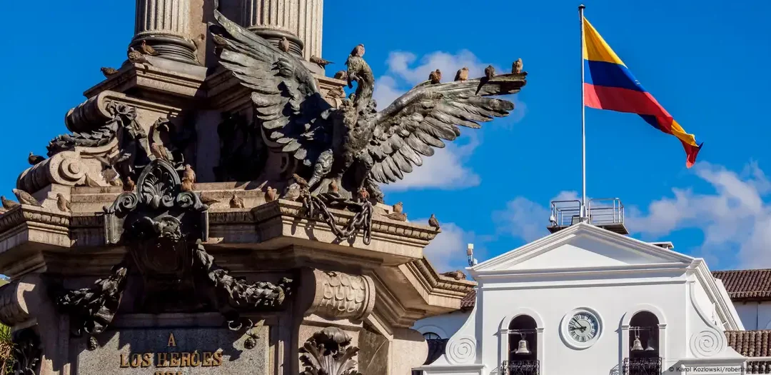 Ecuador tendrá apagones nocturnos y teletrabajo por sequía