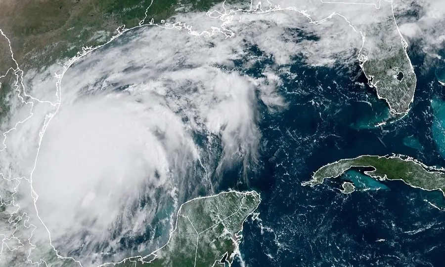 Francine se convierte en huracán y se dirige al estado de Luisiana