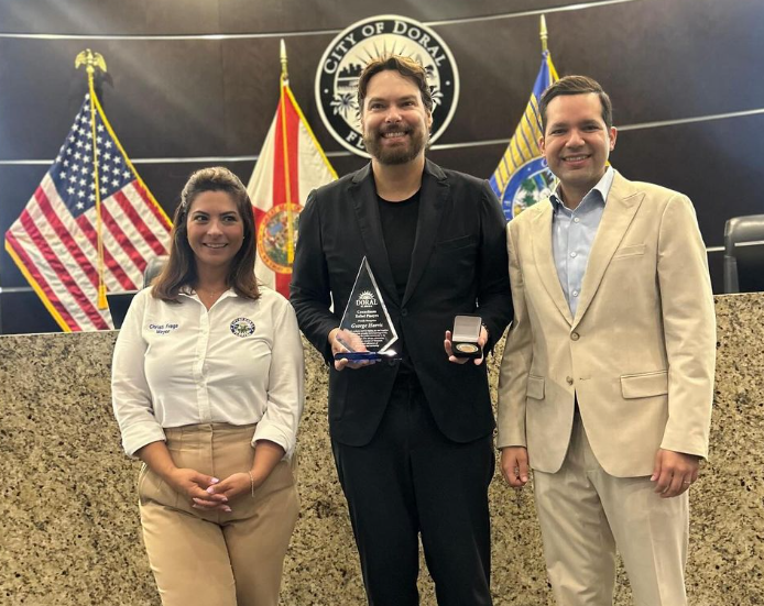 George Harris fue premiado por la Alcaldía de Doral