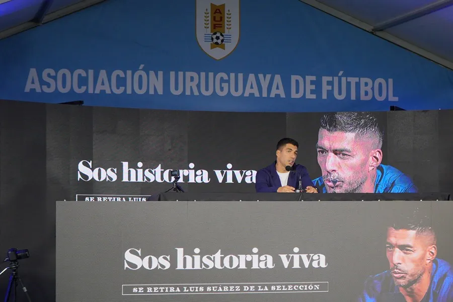 Luis Suárez dice adiós a la selección uruguaya de fútbol