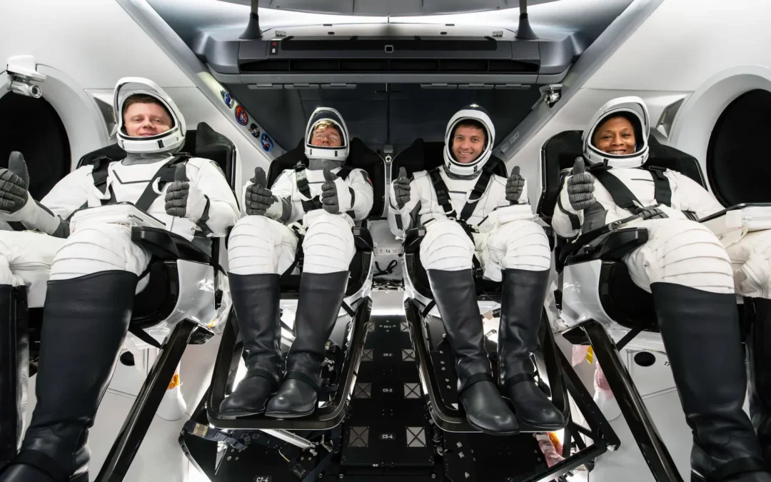 Misión espacial comercial de la NASA y SpaceX partió hacia la Tierra