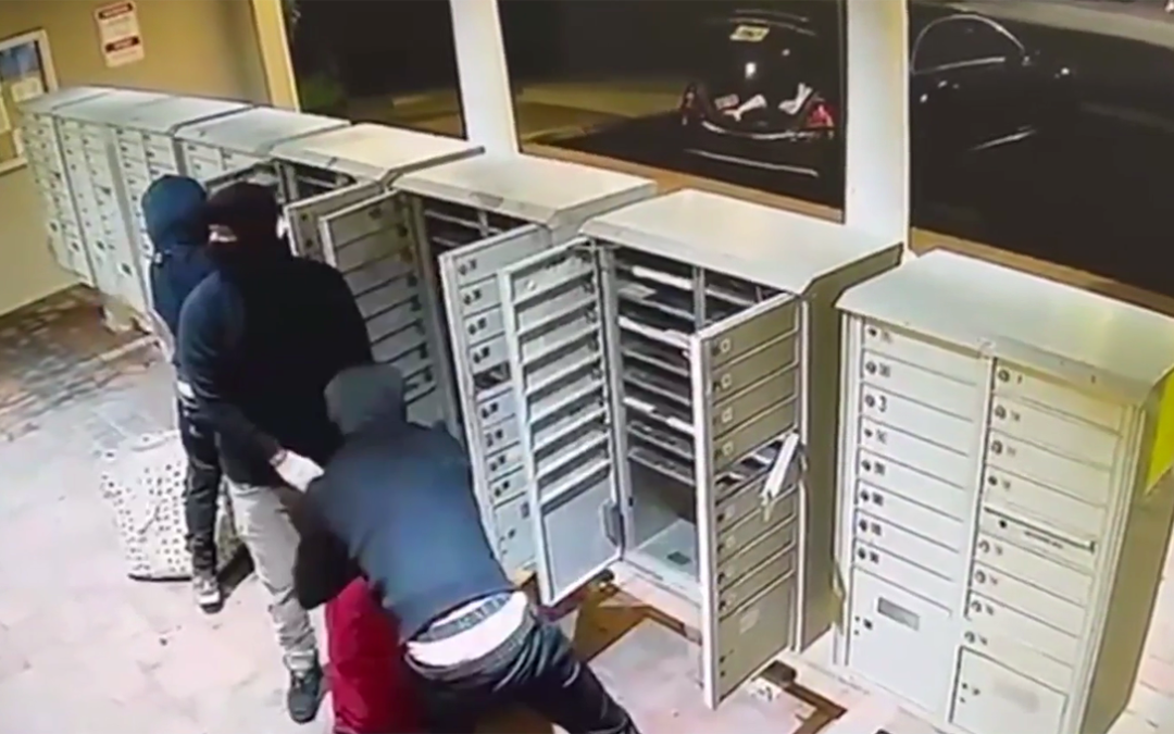 Roban al menos 44 buzones de correo en Doral