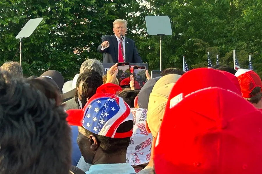 Apoyo latino a Trump superó el récord de Bush