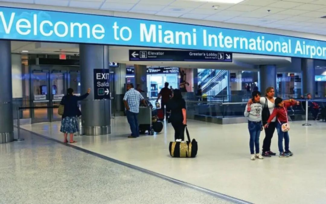 Aeropuerto de Miami estima recibir más de tres millones de pasajeros en Navidad