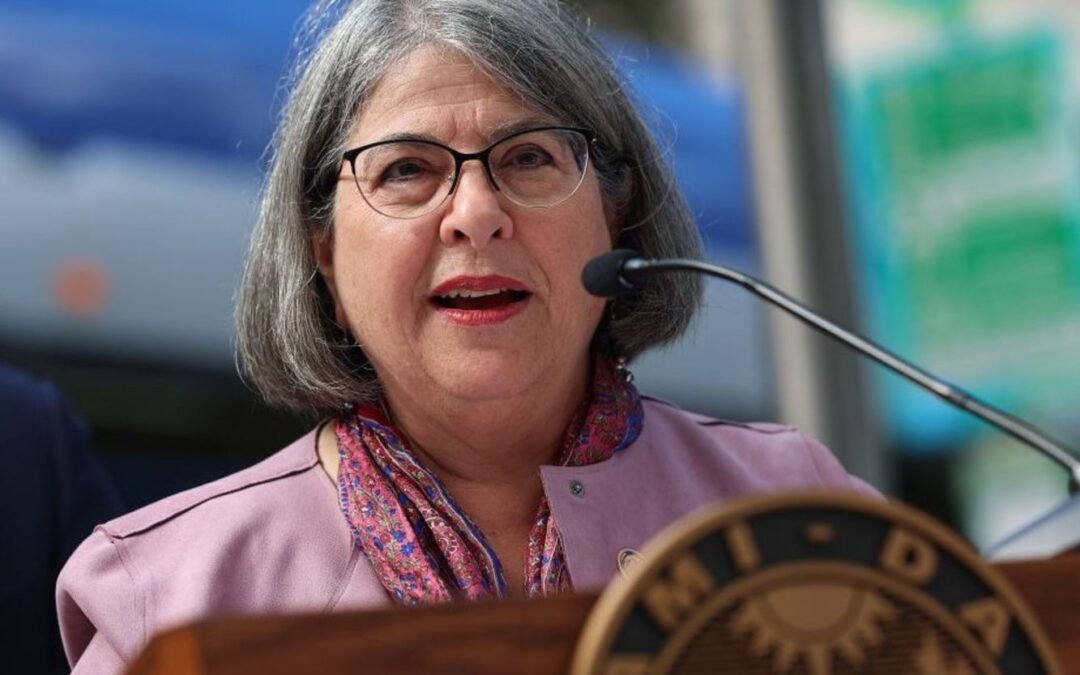 Alcaldesa de Miami-Dade activará programa para pequeños empresarios