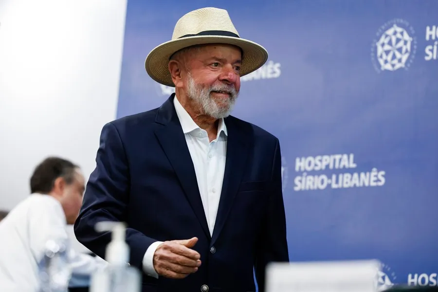Lula da Silva fue dado de alta hospitalaria tras una hemorragia intracraneal