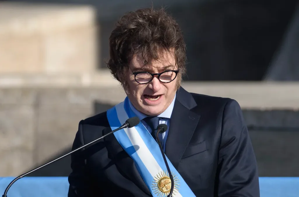 Milei prometió que bajará 90 % los impuestos para el 2025